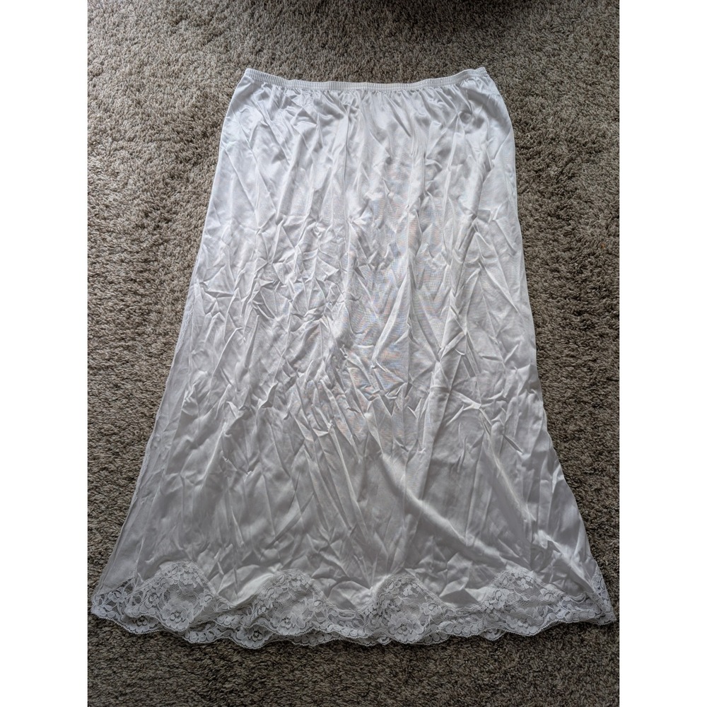 Body Lites J.C. Penney Half Slip Women L-32 White Excellent Lace Trim Side Slit